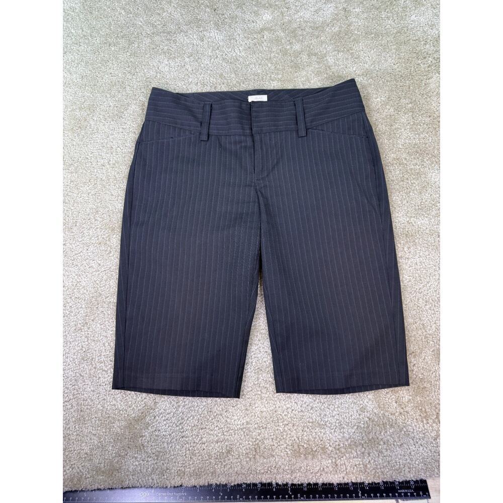 Old Navy Womens 2 Bermuda Shorts Low Waist Stretch Black Pinstriped Satin C453